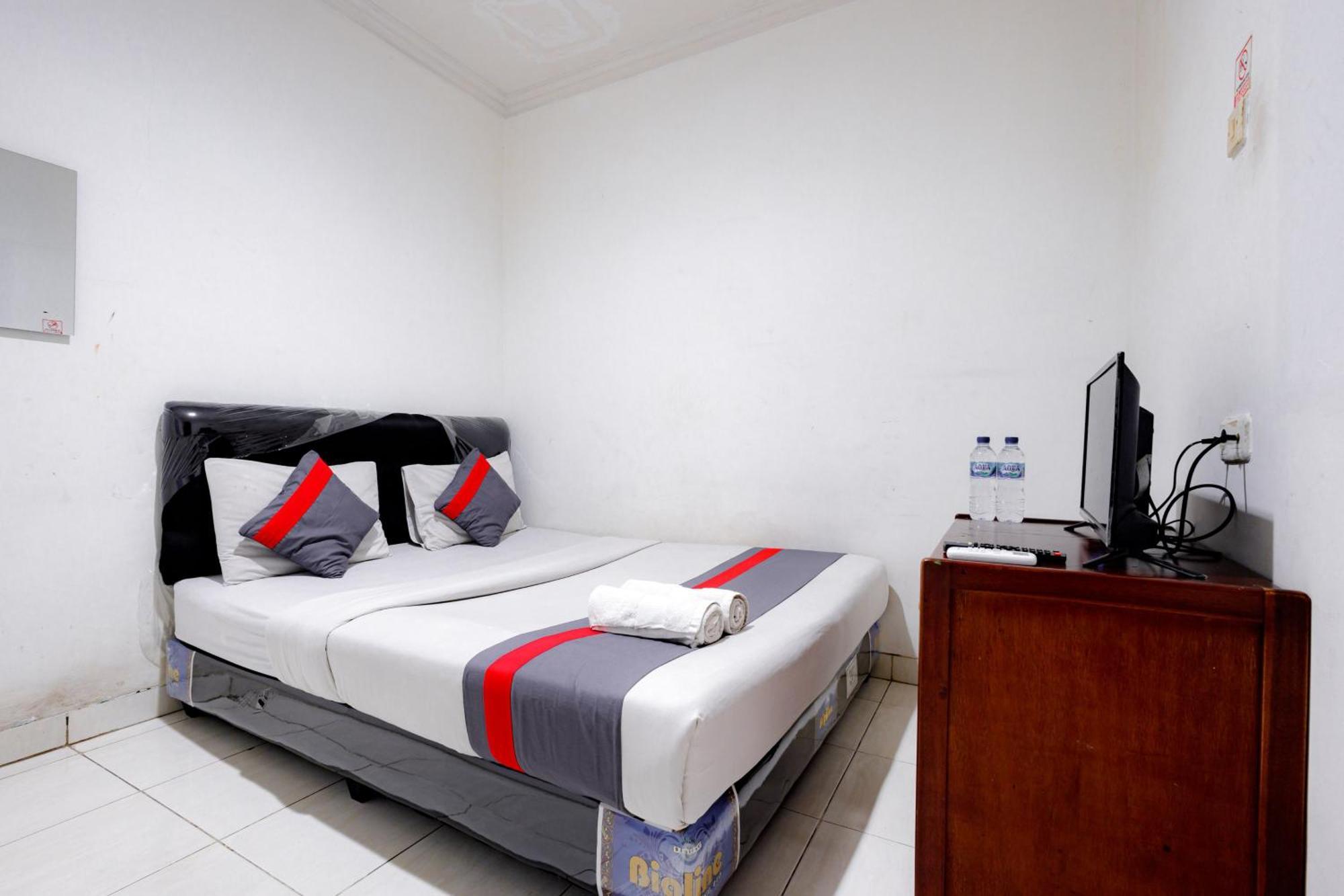 J&B Rooms Tomang Jakarta Mitra Reddoorz المظهر الخارجي الصورة